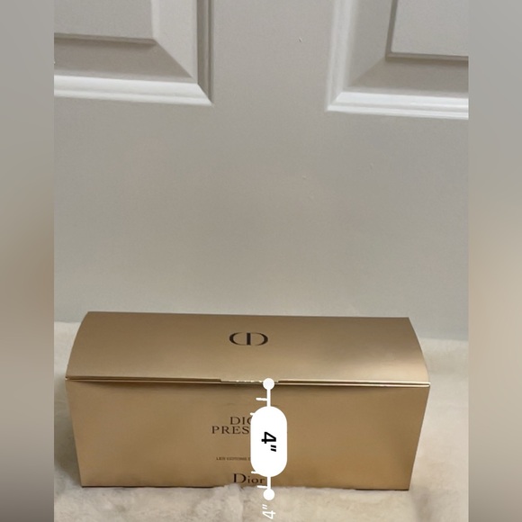 Authentic Dior Prestige Cotton Pads - Picture 9 of 9